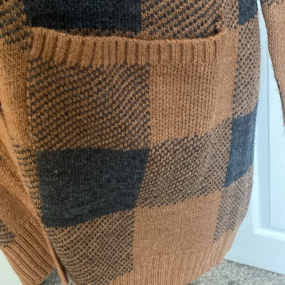 89th + Madison Cardigan Sweater Rusty Brown & Black Large Plaid Sz M - Picture 3 of 5